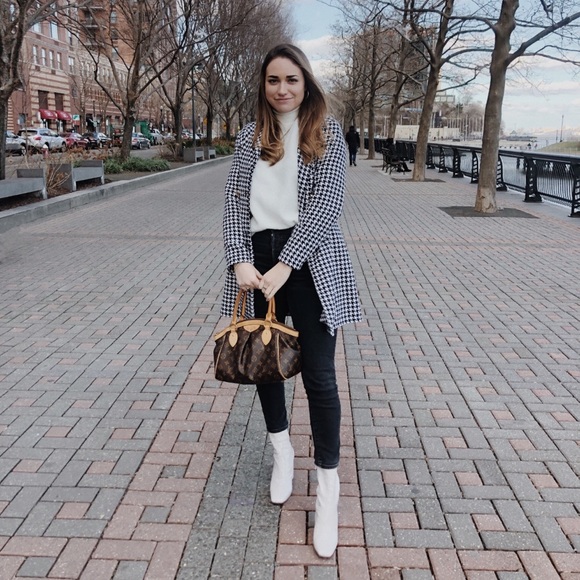 Meet your Posher, Kylie - Picture 5 of 8